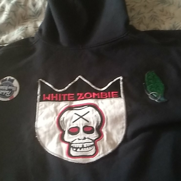 Boobs staring at my EyEz - Picture 8 of 12